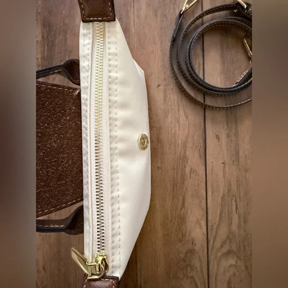 Women Pretty Bag - Picture 6 of 7